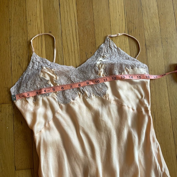 40s Vintage Peach Satin Slip - Picture 5 of 9